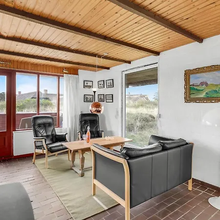 別荘 3 Bedroom Lovely In