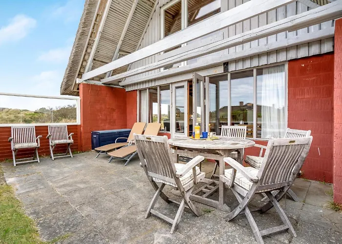 Dom wakacyjny 3 Bedroom Lovely In