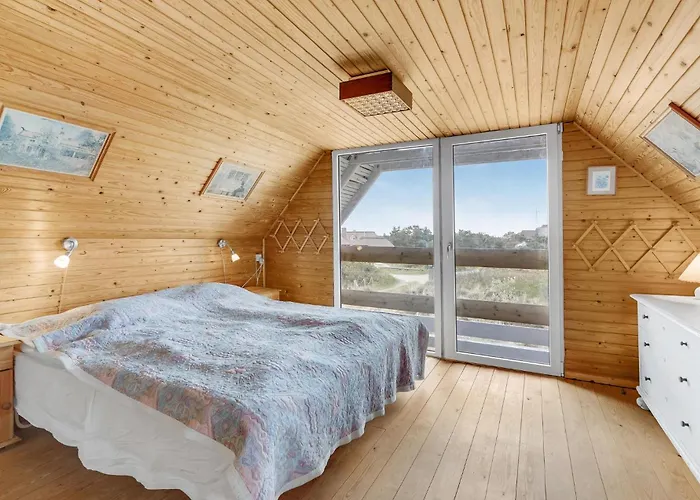 Dom wakacyjny 3 Bedroom Lovely In *